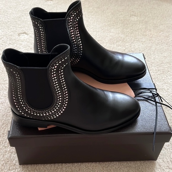 Alaia cutout trim chelsea boot - Picture 3 of 11